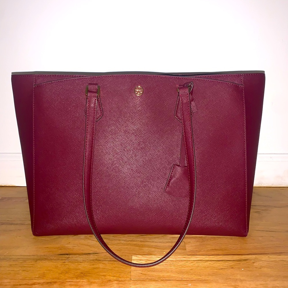 SOLD: Tory Burch Purse- Like New!